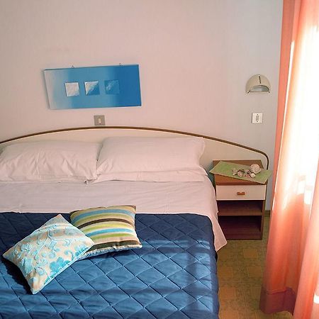 Hotel Gialpina Viserba Di Rimini Εξωτερικό φωτογραφία
