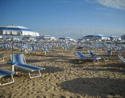 Hotel Gialpina Viserba Di Rimini Εξωτερικό φωτογραφία